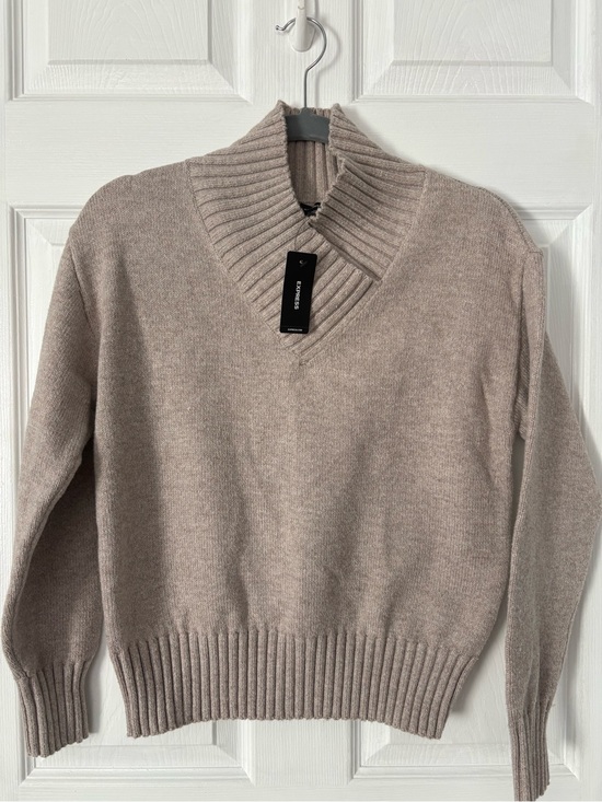 Express Sweaters - Express XS Sweater in Taupe